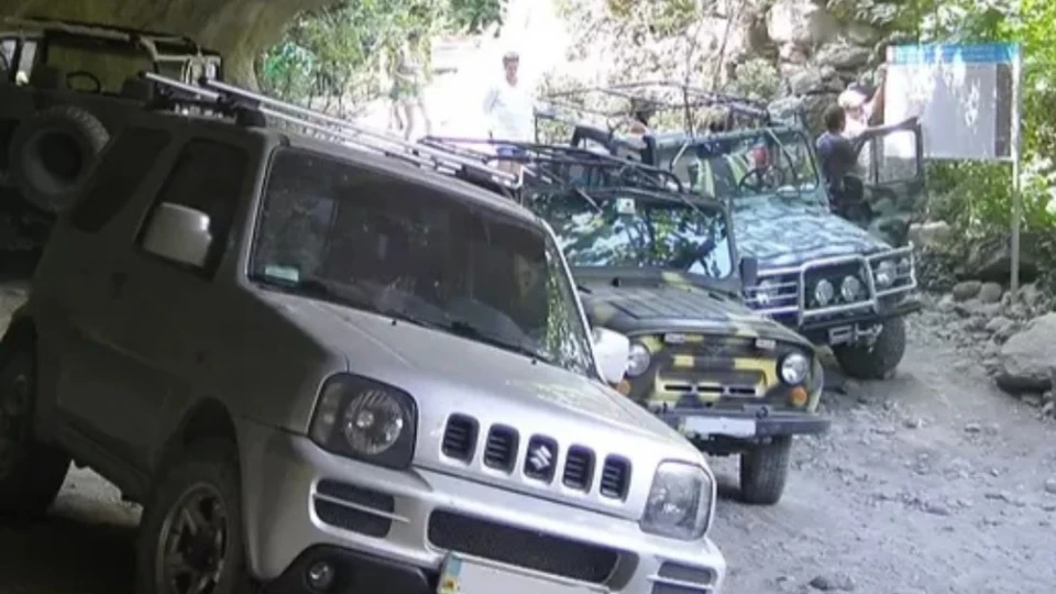 Suzuki Jimny зелений 2