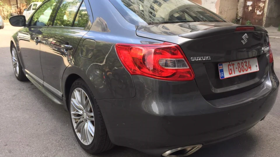 Suzuki Kizashi 2