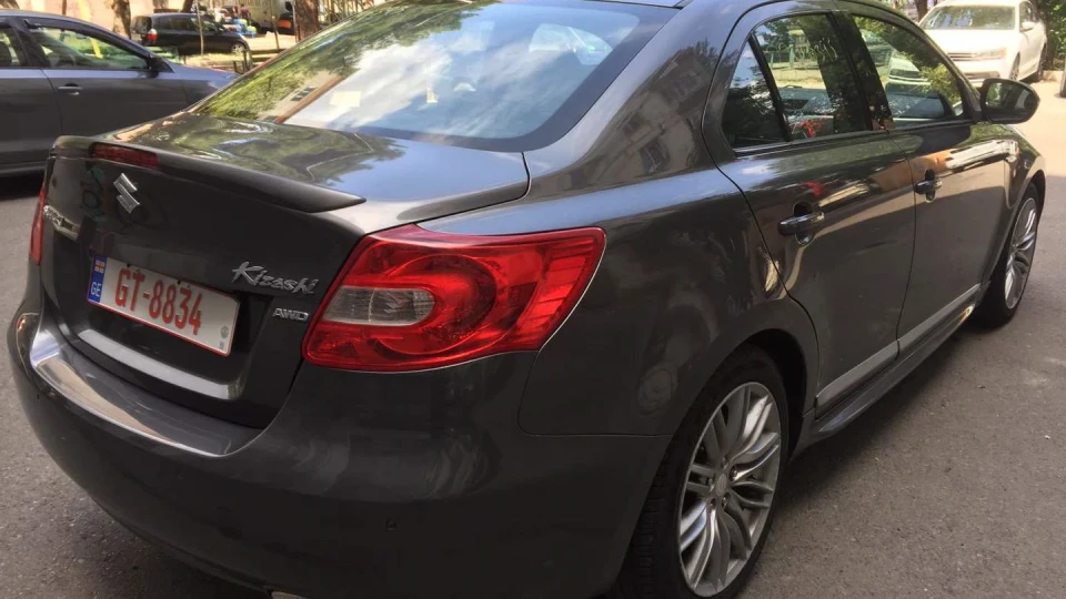 Suzuki Kizashi 3
