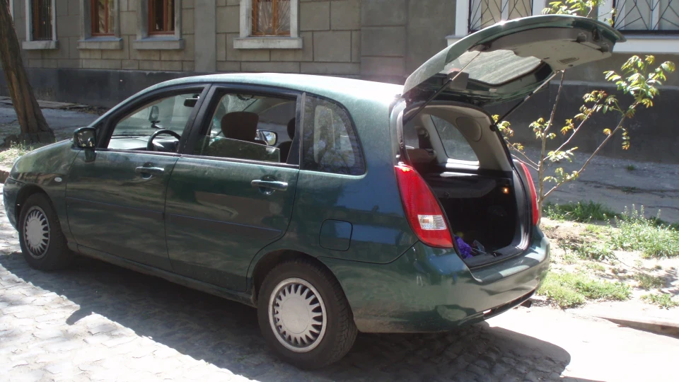 Suzuki Liana 3