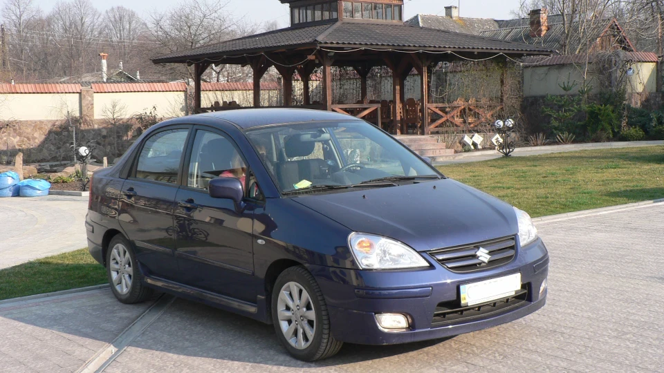 Suzuki Liana 2