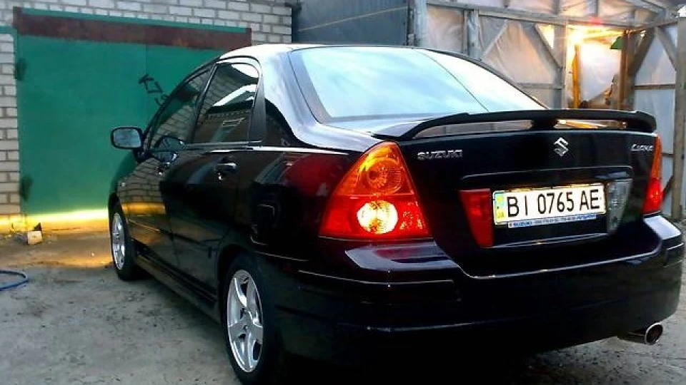 Suzuki Liana 2