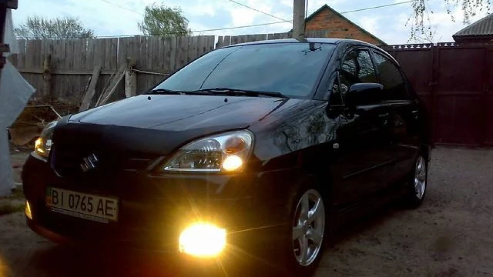 Suzuki Liana 5