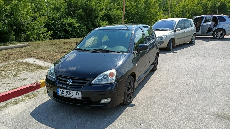 Suzuki Liana Чорний самурайчик