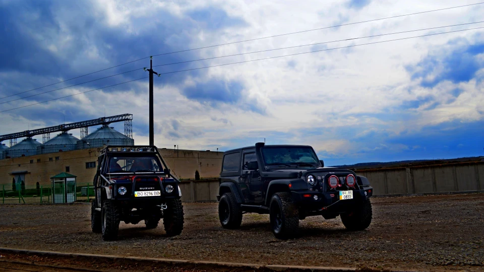 Suzuki Samurai 4