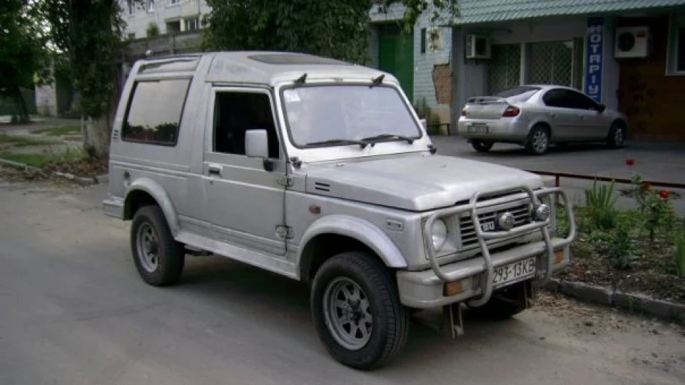 Suzuki Samurai Бронтозябра