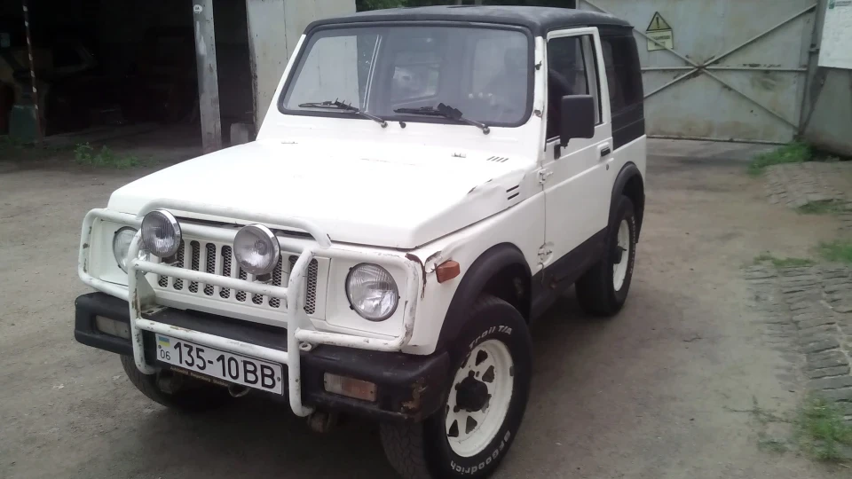 Suzuki Samurai Дрібний 2