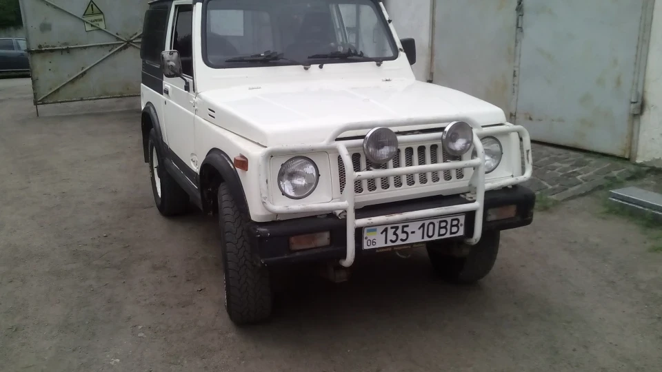 Suzuki Samurai Дрібний 4