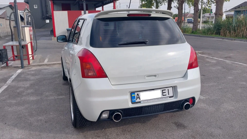 Suzuki Swift 2