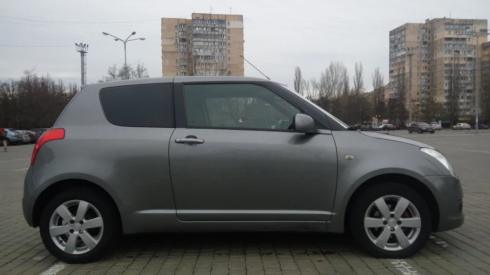 Suzuki Swift 2