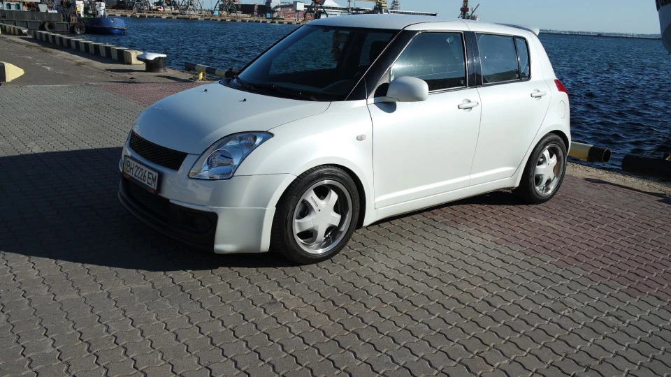 Suzuki Swift 2