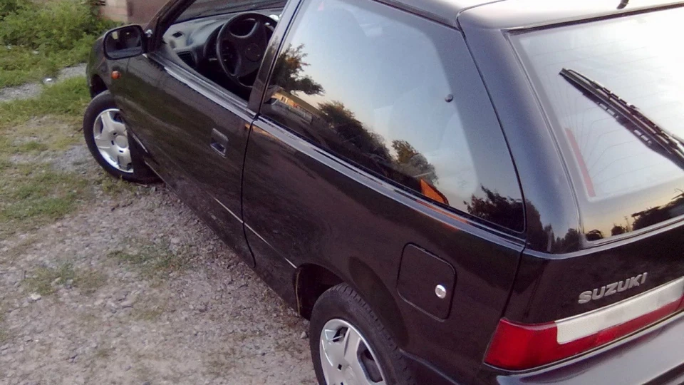 Suzuki Swift 1.3 gs 4