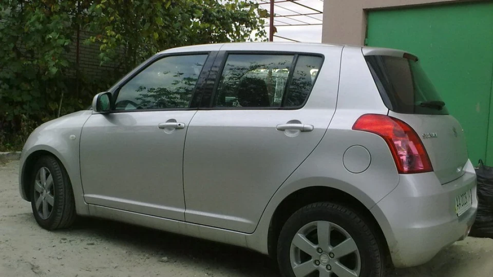 Suzuki Swift 1.3 мех 2