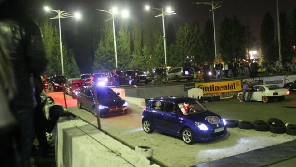 Suzuki Swift 1.3 4