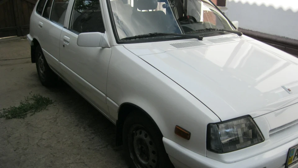 Suzuki Swift 1988 год 2