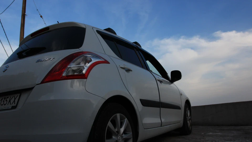 Suzuki Swift біла 1.2 94л.с