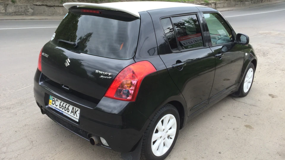Suzuki Swift black 2
