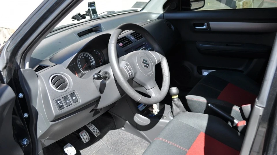 Suzuki Swift black 3