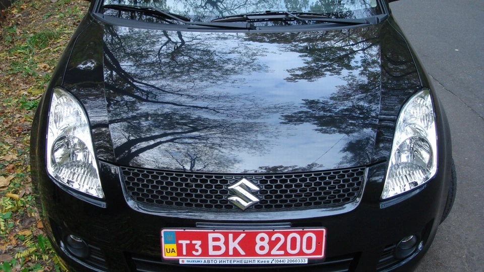 Suzuki Swift чорний борзик))