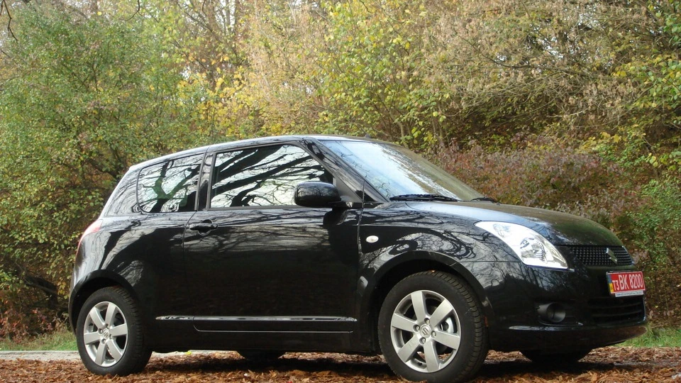 Suzuki Swift чорний борзик)) 4