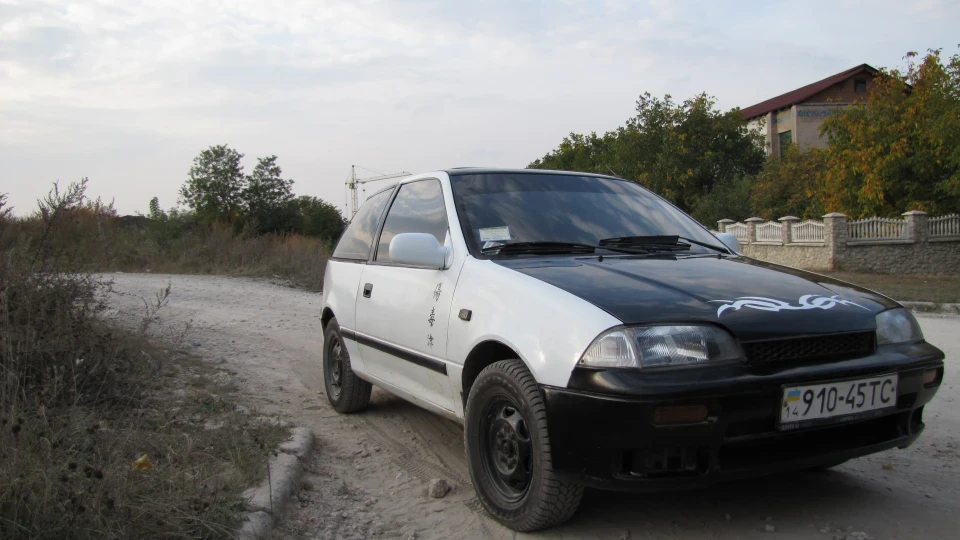Suzuki Swift молодший брат Subaru
