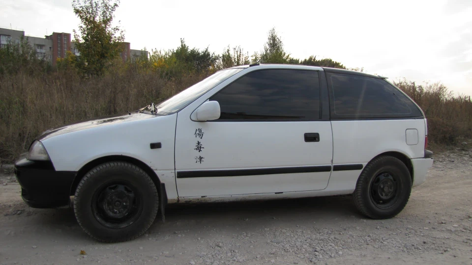 Suzuki Swift молодший брат Subaru 3