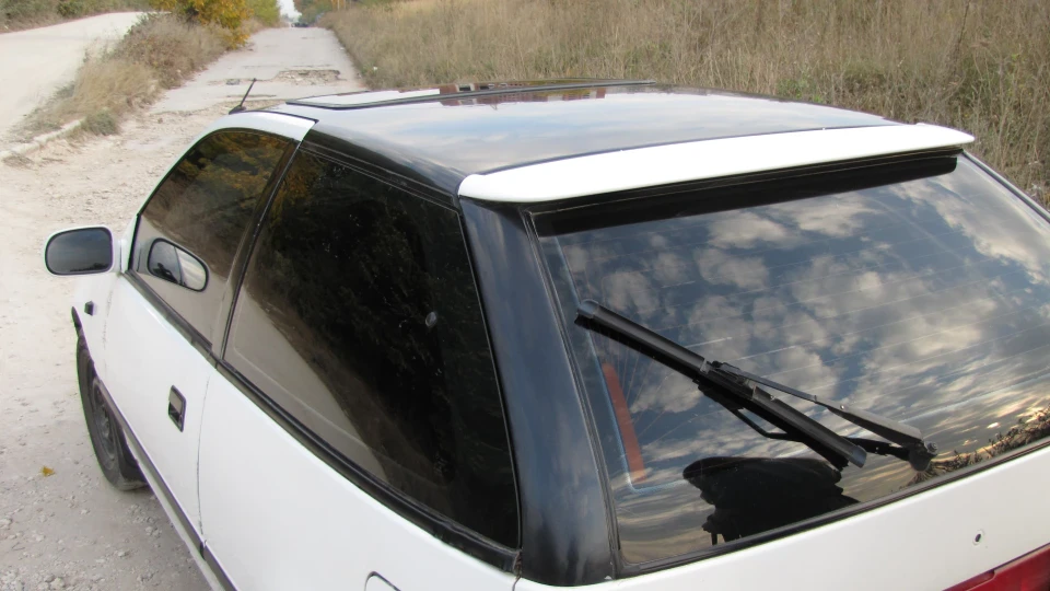 Suzuki Swift молодший брат Subaru 5