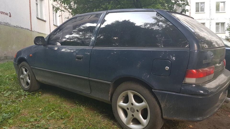 Suzuki Swift Пожежник палива. 3