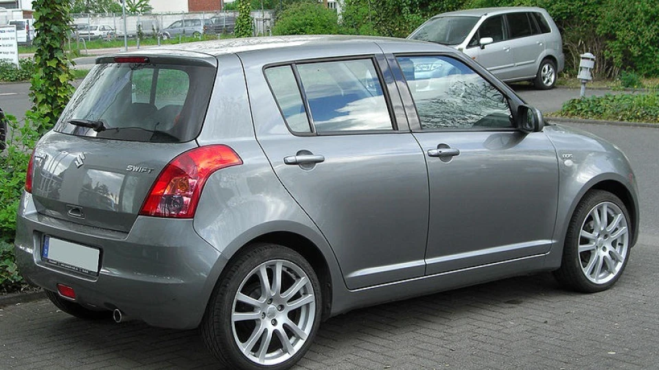 Suzuki Swift Cute)