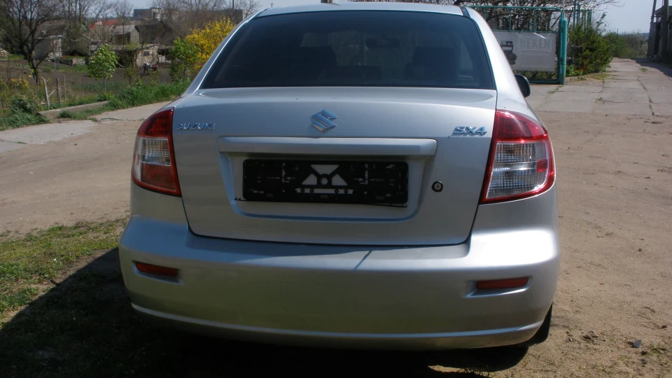 Suzuki SX4 Sedan 3