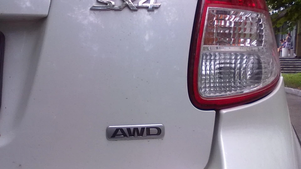 Suzuki SX4 2.0 sport AWD USA 4