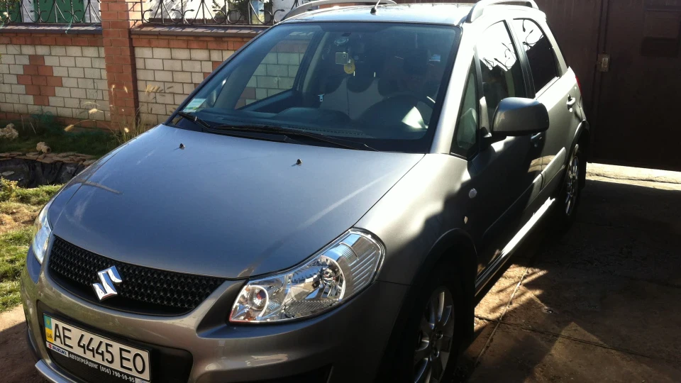 Suzuki SX4 сіренька suzuka 4