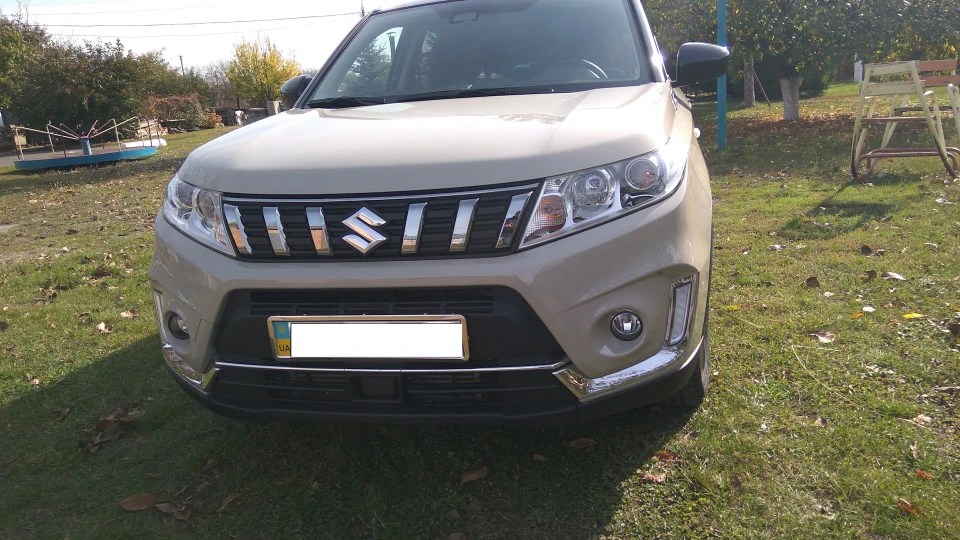 Suzuki Vitara бежевий турболітр 3