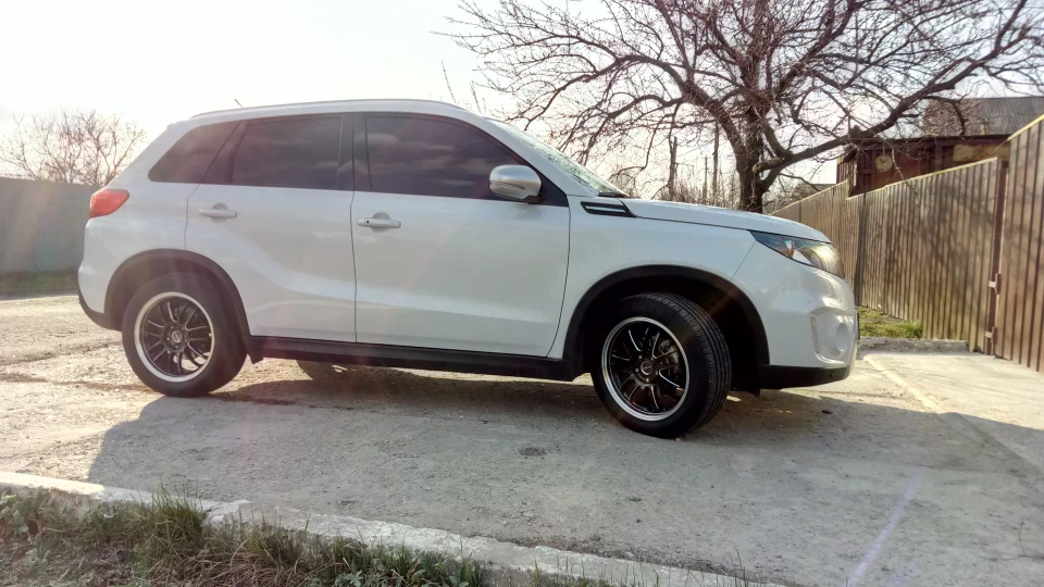 Suzuki Vitara Бустерджедович