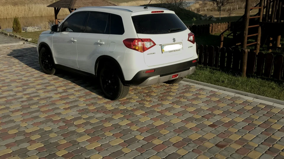 Suzuki Vitara Бустерджедович 5