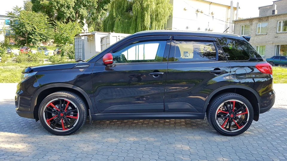 Suzuki Vitara Чорний жених
