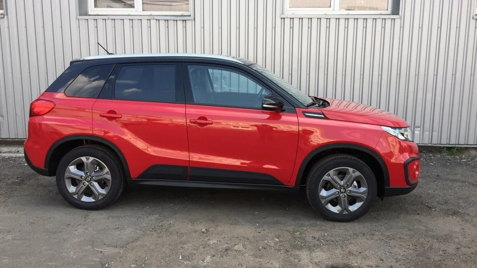 Suzuki Vitara Red Line