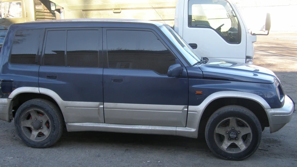 Suzuki Vitara Suzukin-син 2