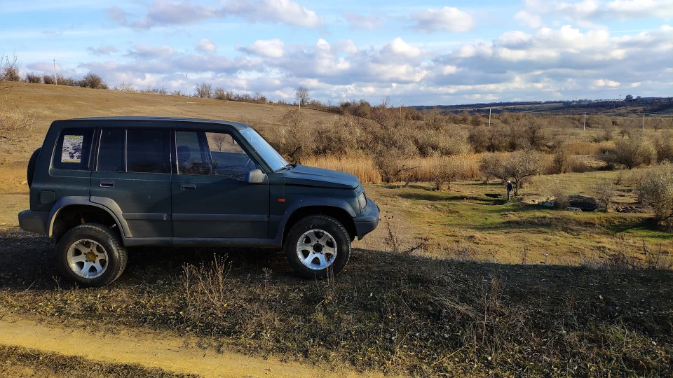 Suzuki Vitara ЗЕЛЕНИЙ квадрат