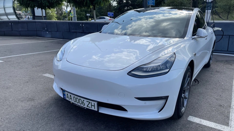 Tesla Model 3 2