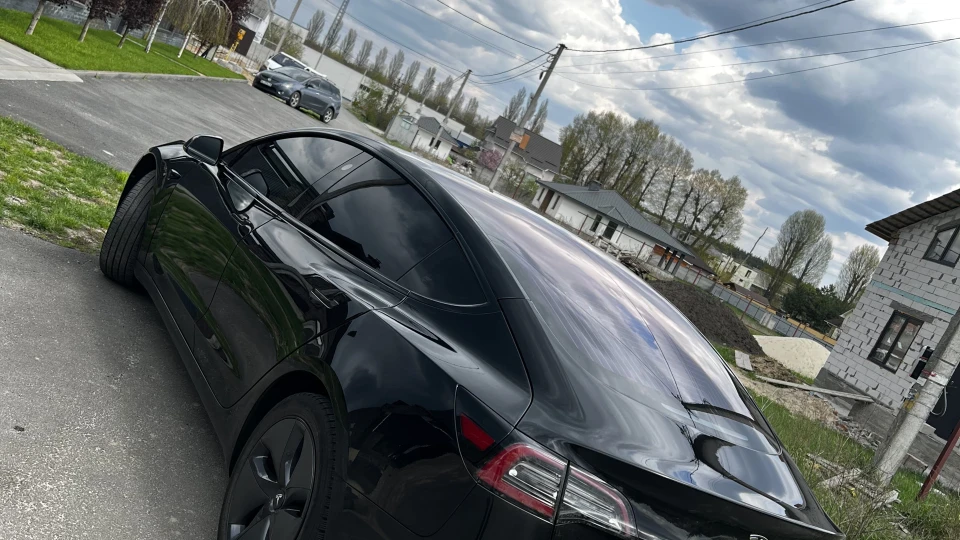 Tesla Model 3 2