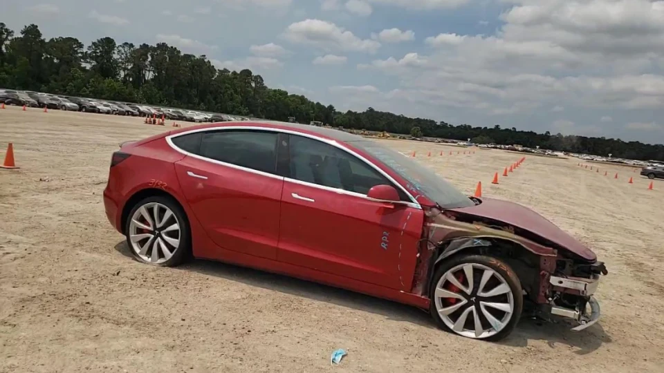 Tesla Model 3 EZ 3