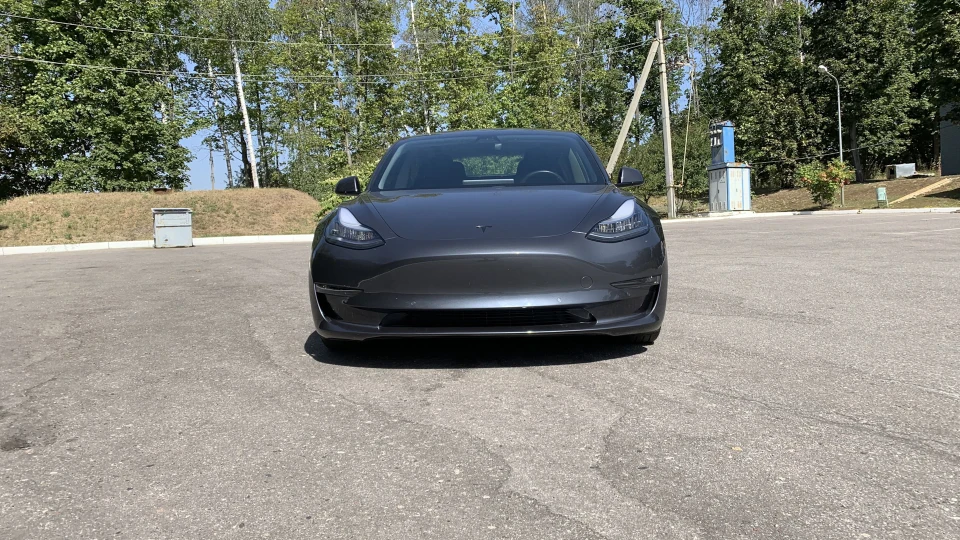 Tesla Model 3 Grey Bulllit performance 2