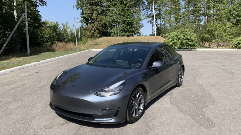 Tesla Model 3 Grey Bulllit performance 3