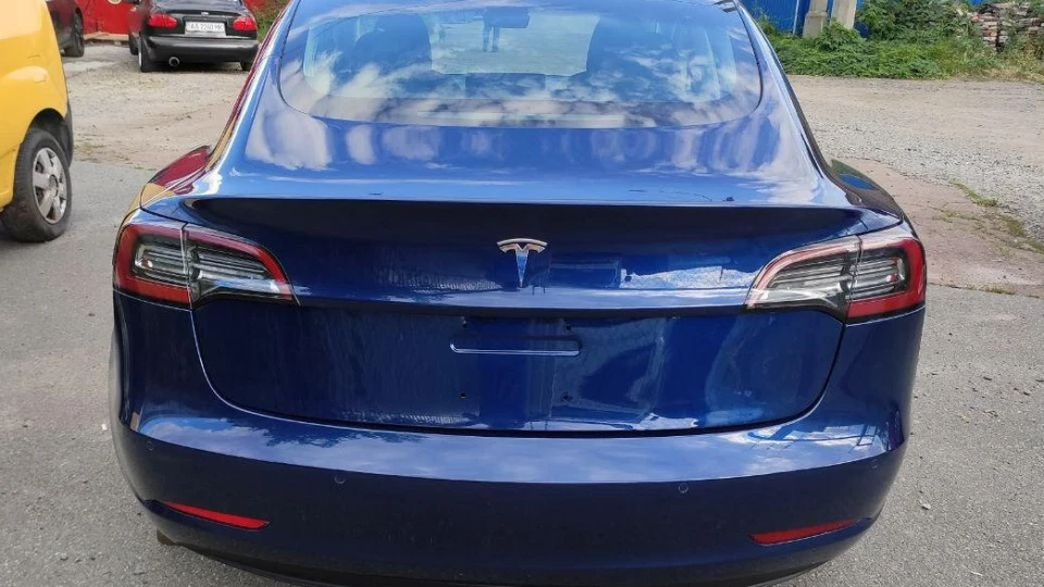 Tesla Model 3 LR Indigo Force 4