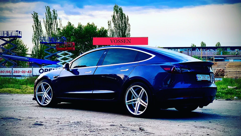 Tesla Model 3 Perf