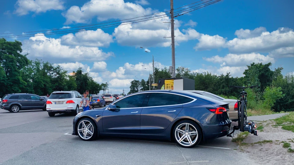 Tesla Model 3 Perf 2