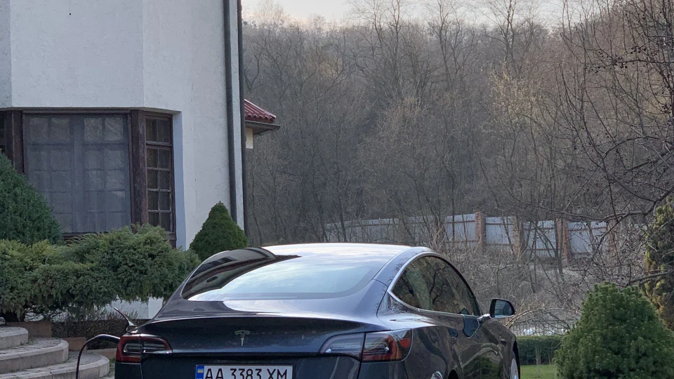 Tesla Model 3 Perf 4