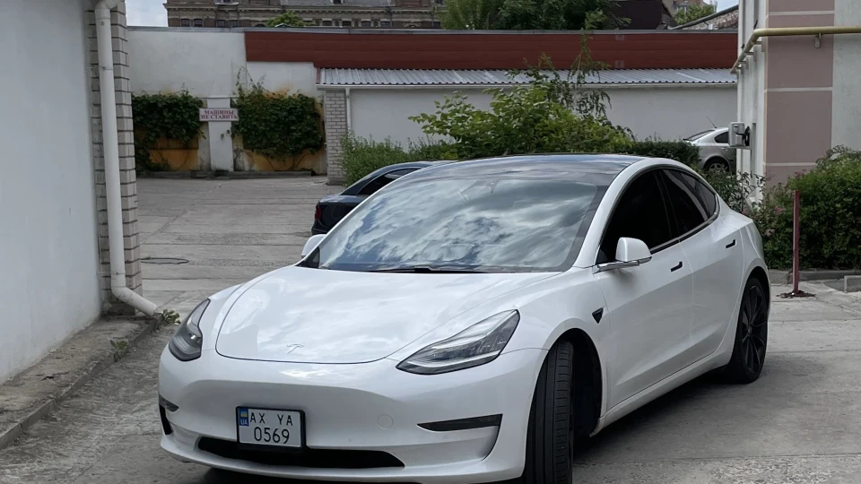 Tesla Model 3 Performance