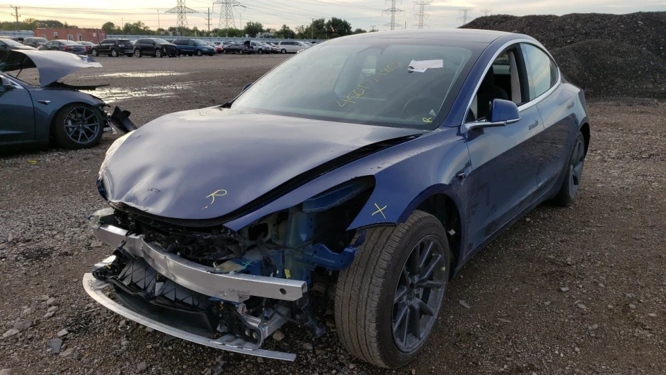 Tesla Model 3 За ціною старого bmw